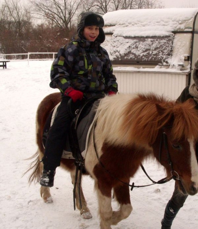 Radosne Maluchy na koniach
